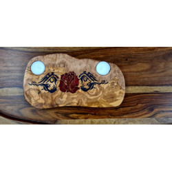 Teelichtbrettchen mit Tattoo aus Olivenholz