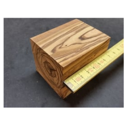 Kantel aus Olivenholz 60 x 60 x 90 mm