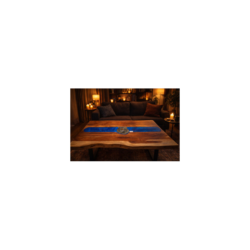 Couchtisch aus Akazienholz mit einem Tiger Tattoo