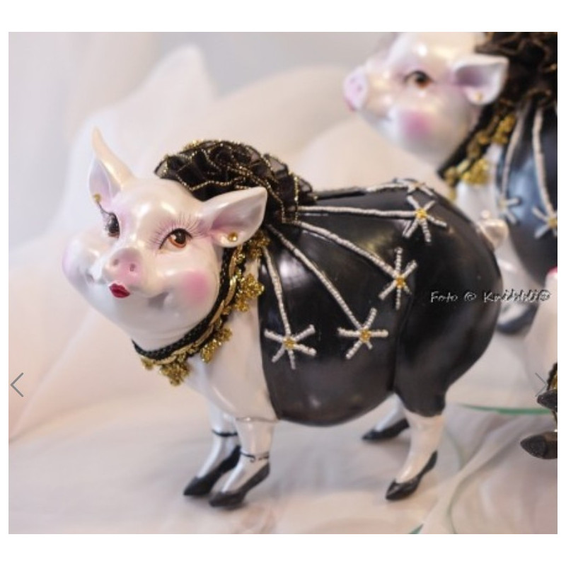 Sparschweinchen als bezaubernde Diva 01