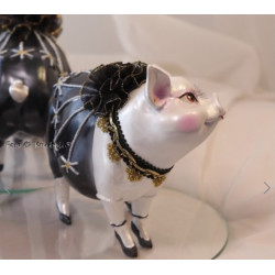 Sparschweinchen als bezaubernde Diva 01