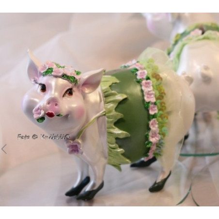 Sparschweinchen als bezaubernde Diva 03